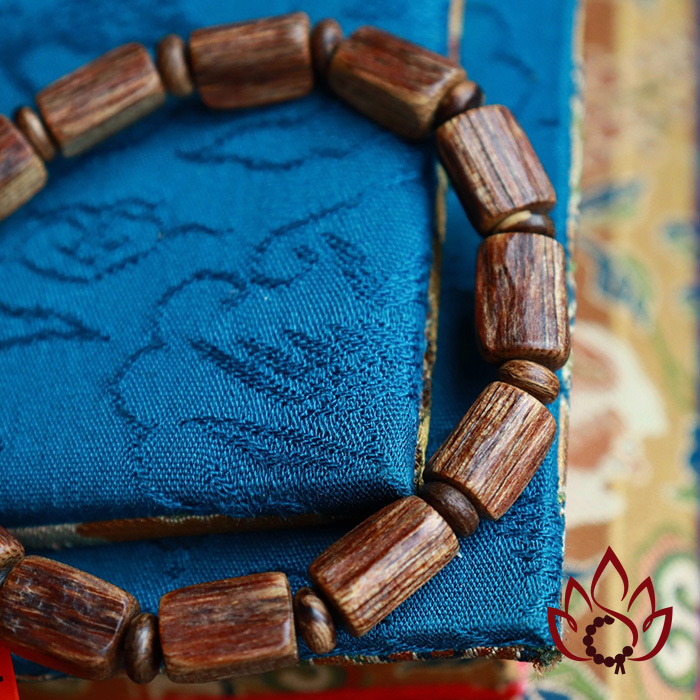 Vòng Trầm Hương Trúc Thô | Trầm Kiến Tự Nhiên Lâu Năm